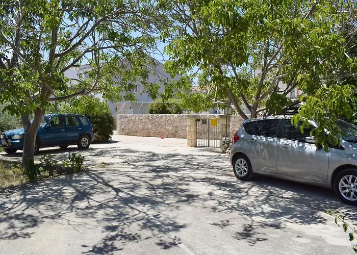 Апартаменты Close To Center, Quiet, With Parking