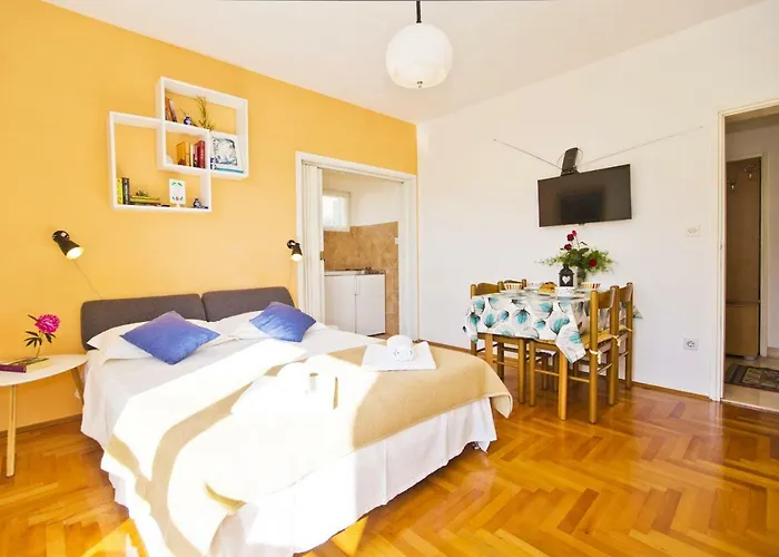 Close To Center, Quiet, With Parking