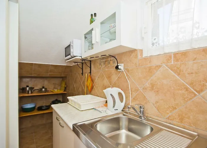 Close To Center, Quiet, With Parking Хвар