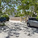 Appartement Close To Center, Quiet, With Parking