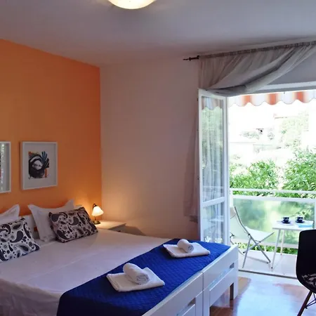 Close To Center, Quiet, With Parking Appartamento