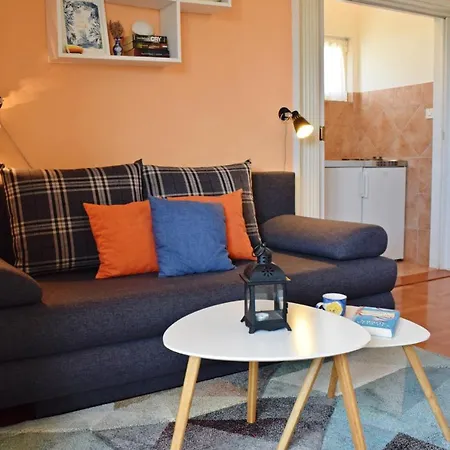 Close To Center, Quiet, With Parking * フヴァル