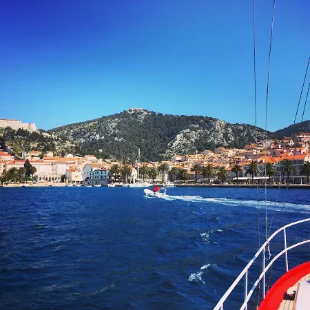 Close To Center, Quiet, With Parking アパート