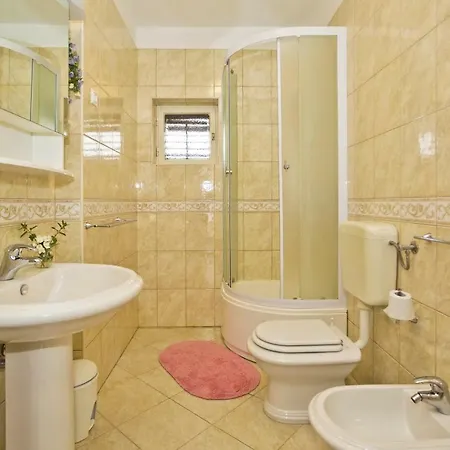 Close To Center, Quiet, With Parking アパート *