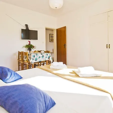 Close To Center, Quiet, With Parking *