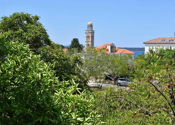 Close To Center, Quiet, With Parking * Hvar Town