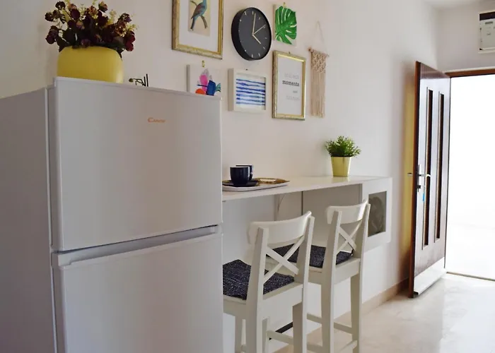 公寓 Close To Center, Quiet, With Parking *