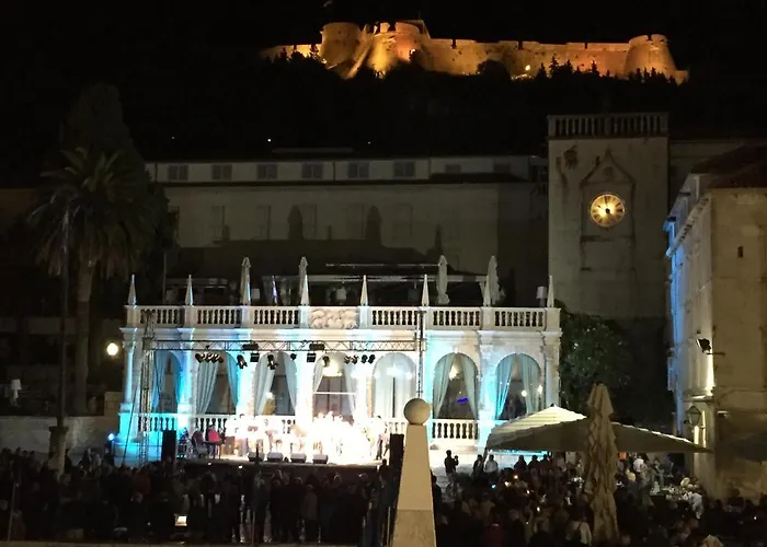 Close To Center, Quiet, With Parking Hvar Town