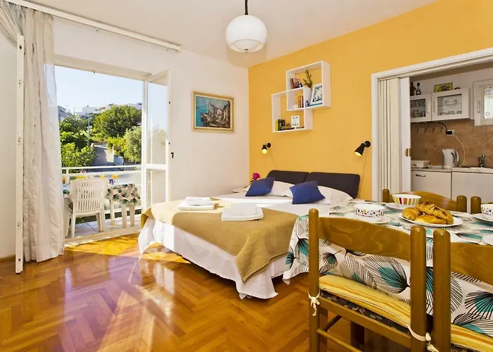 Close To Center, Quiet, With Parking Apartment