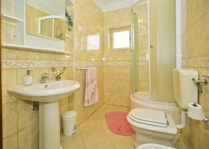 Apartment Close To Center, Quiet, With Parking