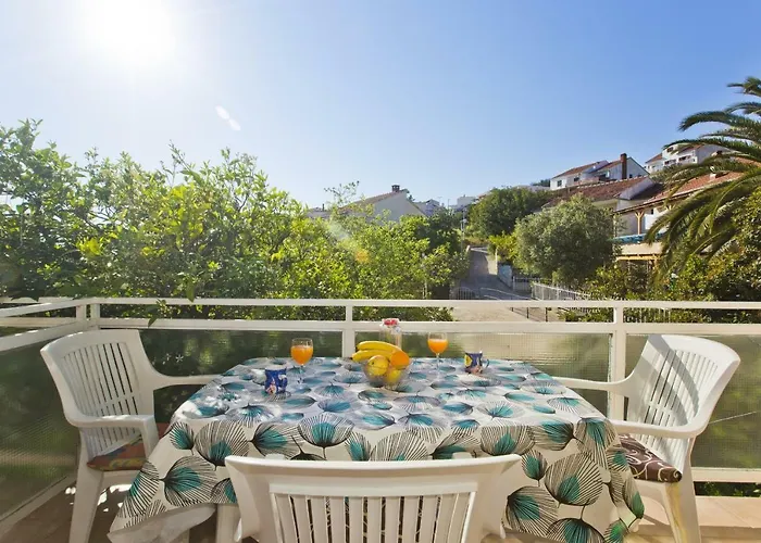 Apartment Close To Center, Quiet, With Parking *