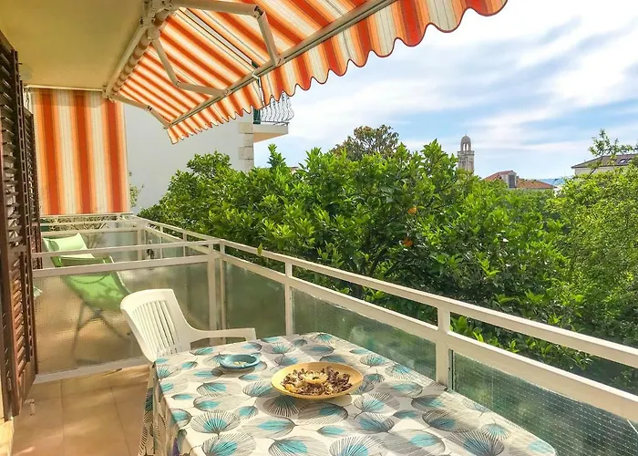 Close To Center, Quiet, With Parking *