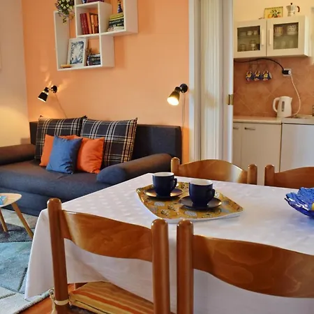 Close To Center, Quiet, With Parking *